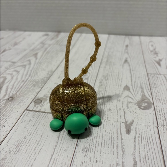 Bath & Body Works Gold and Green Turtle Hand Sanitizer Holder - Picture 2 of 7